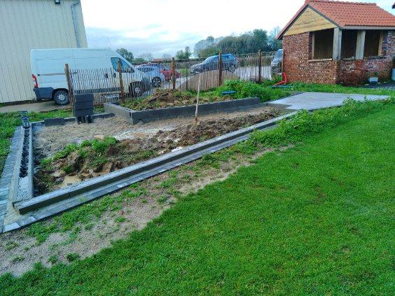 Création d'une terrasse en bois effectué par votre paysagiste BRIDENNE Michael à Volckerinckhove