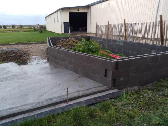 Création d'une terrasse en bois effectué par votre paysagiste BRIDENNE Michael à Volckerinckhove